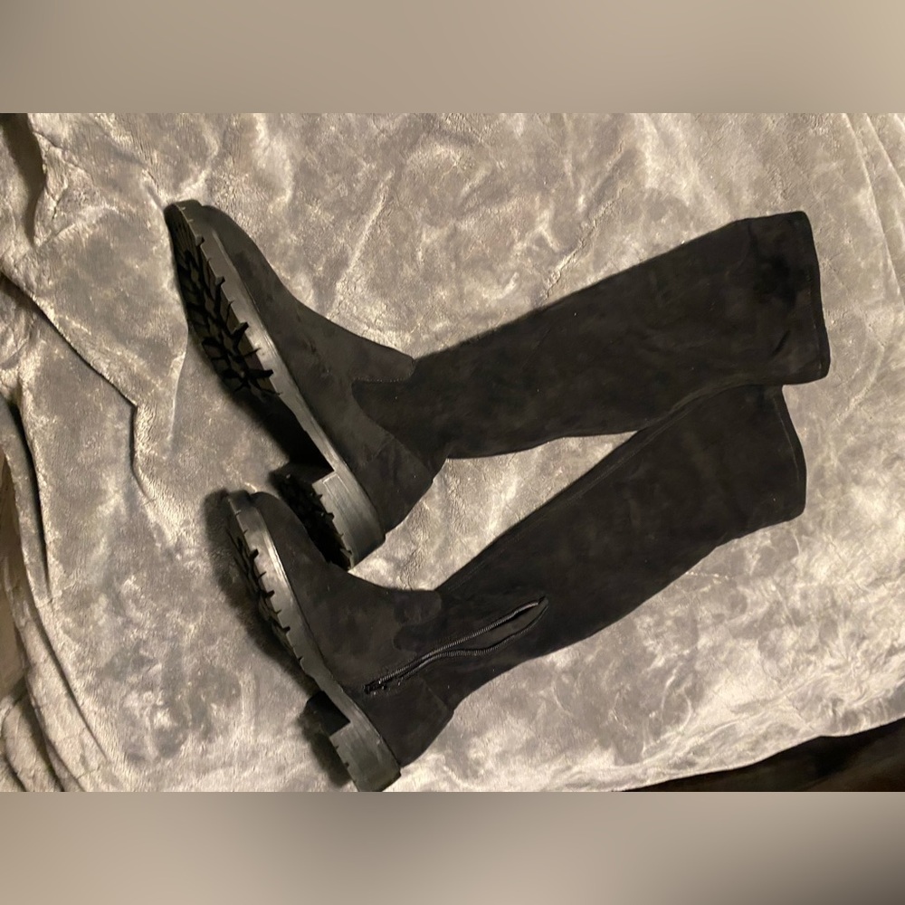 Black Knee-High Suede Boots - Classic Women's Riding Style